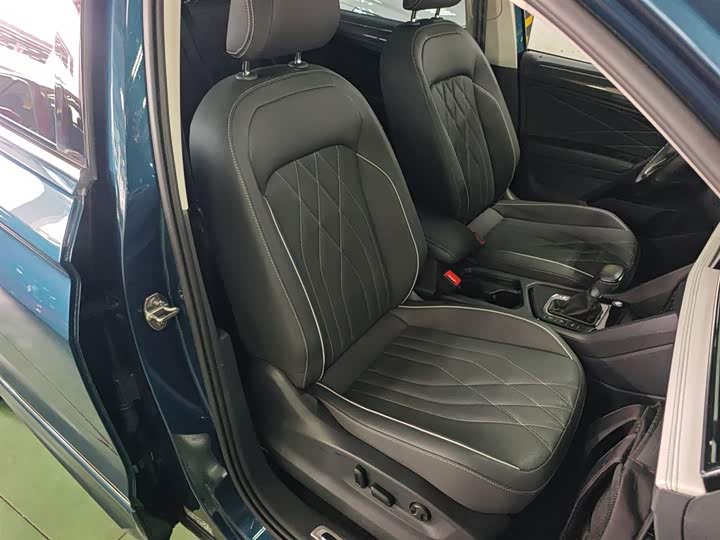 Фото 25 - Volkswagen Tiguan L Pro