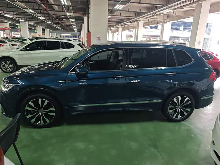 Фото 5 - Volkswagen Tiguan L Pro