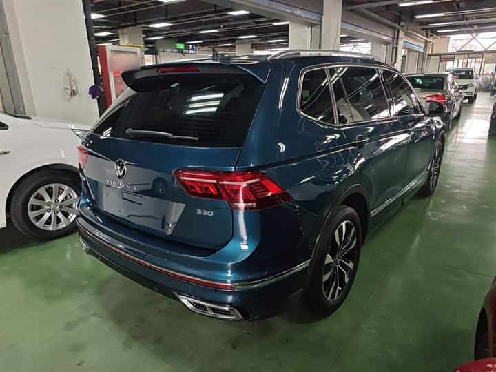 Фото 7 - Volkswagen Tiguan L Pro