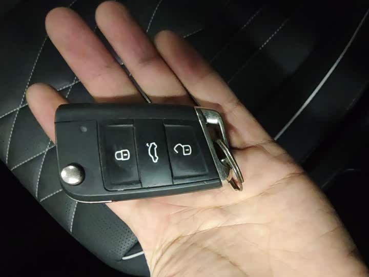 Фото 9 - Volkswagen Tiguan L Pro