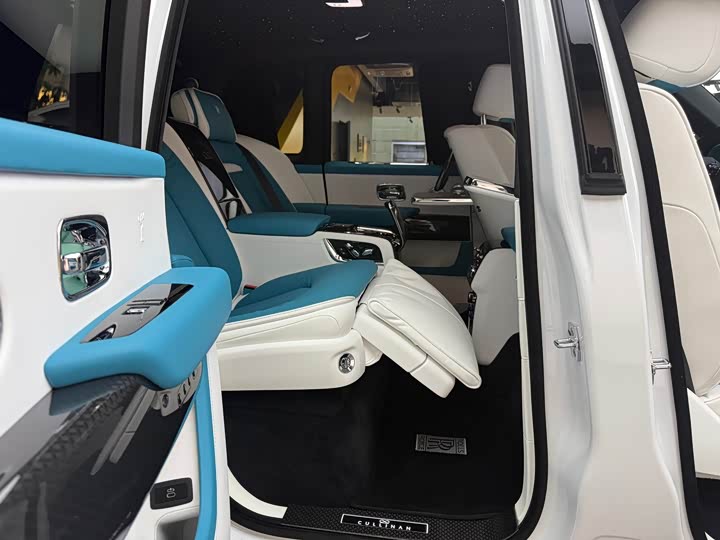 Фото 11 - Rolls-Royce Cullinan