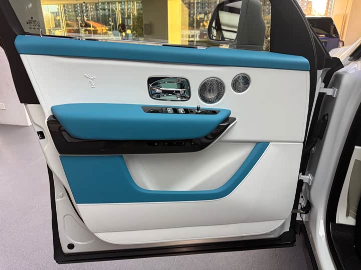 Фото 16 - Rolls-Royce Cullinan