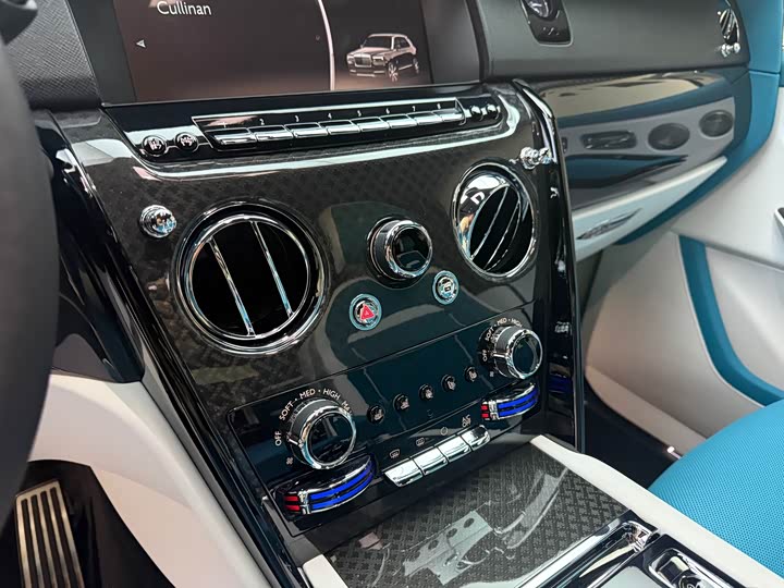 Фото 19 - Rolls-Royce Cullinan