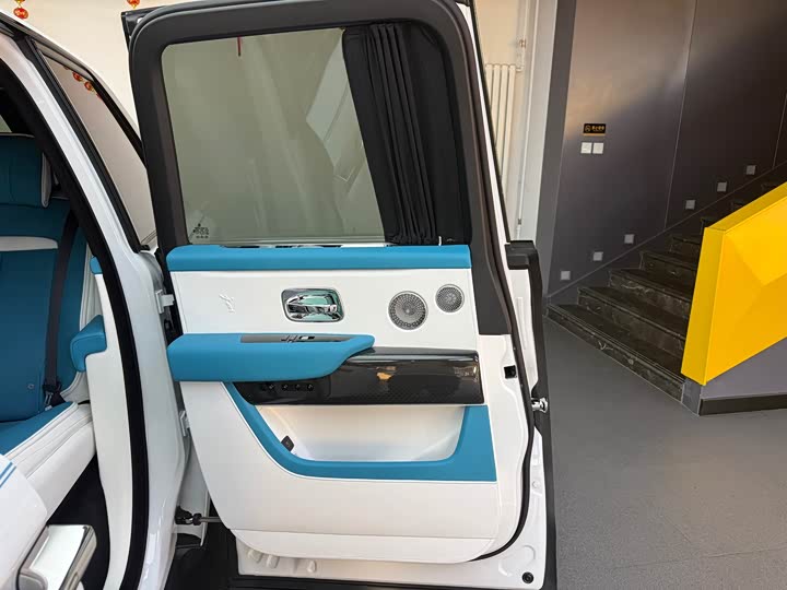 Фото 21 - Rolls-Royce Cullinan