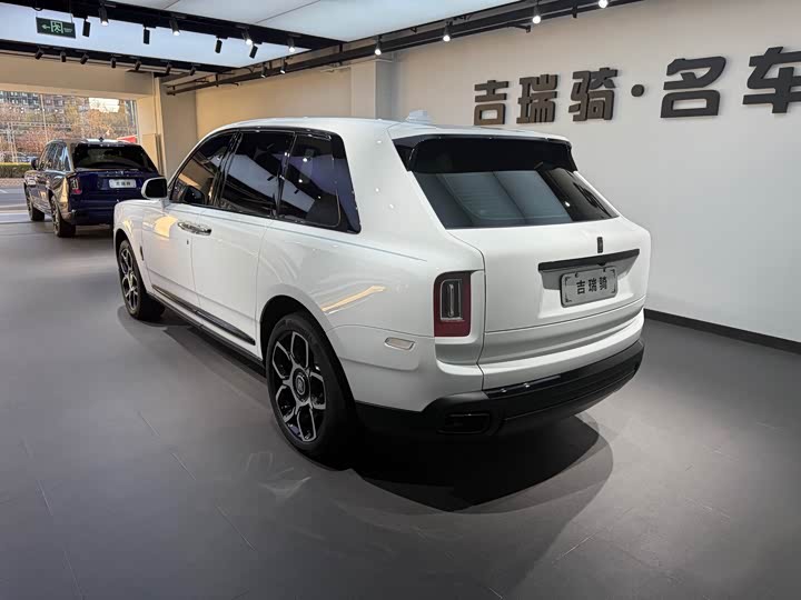 Фото 4 - Rolls-Royce Cullinan