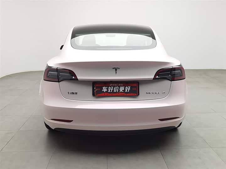 Фото 4 - Tesla Model 3