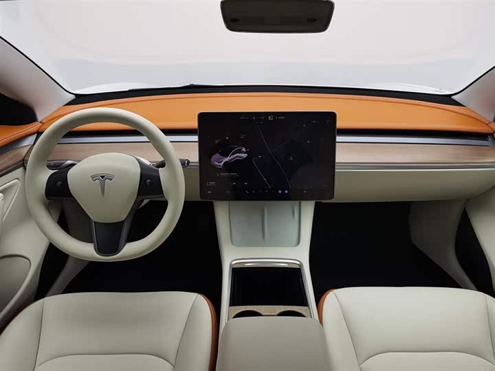 Фото 5 - Tesla Model 3