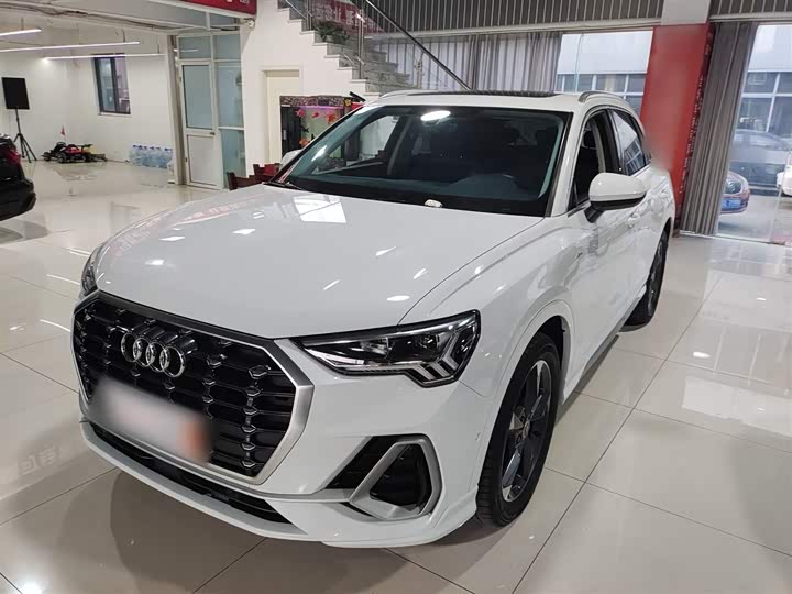 Фото 1 - Audi Q3