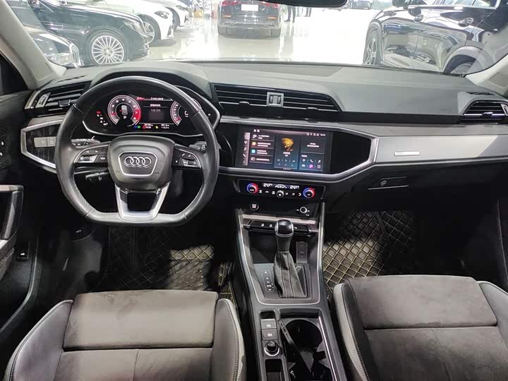 Фото 10 - Audi Q3