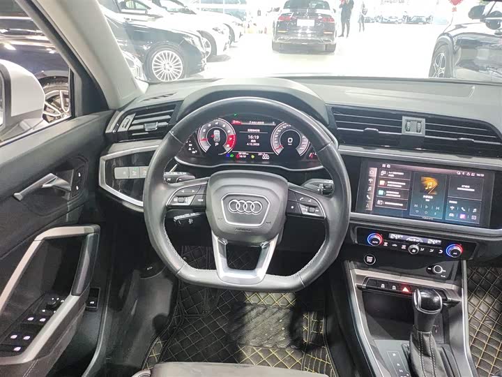 Фото 11 - Audi Q3