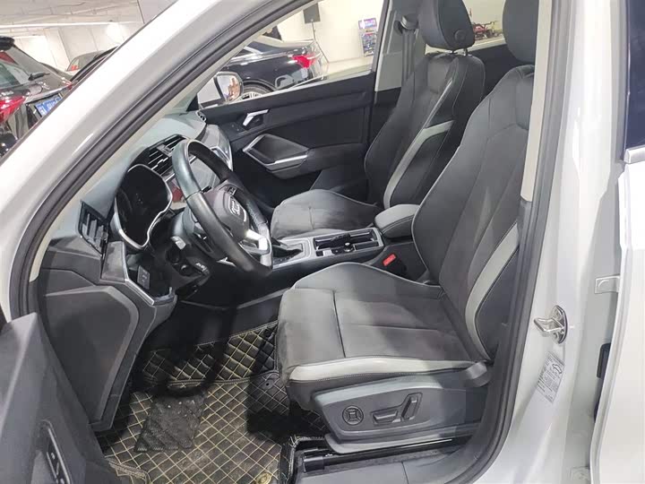 Фото 15 - Audi Q3