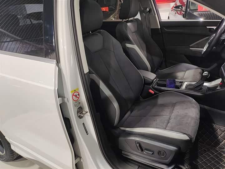 Фото 25 - Audi Q3