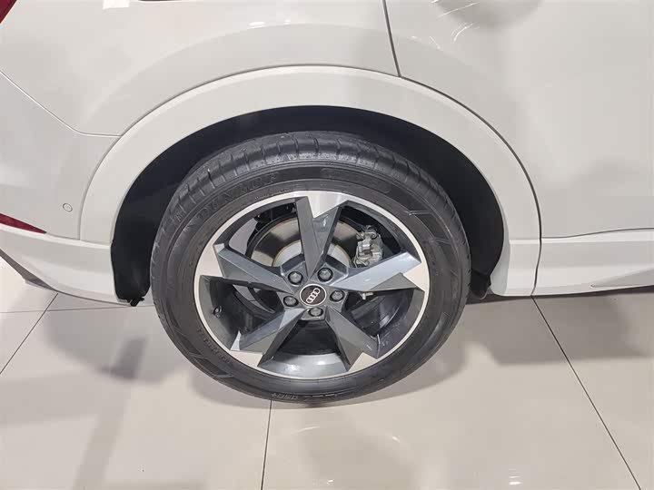 Фото 26 - Audi Q3