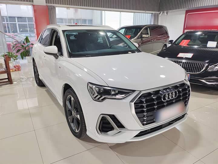 Фото 4 - Audi Q3