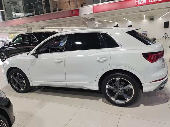 Фото 5 - Audi Q3