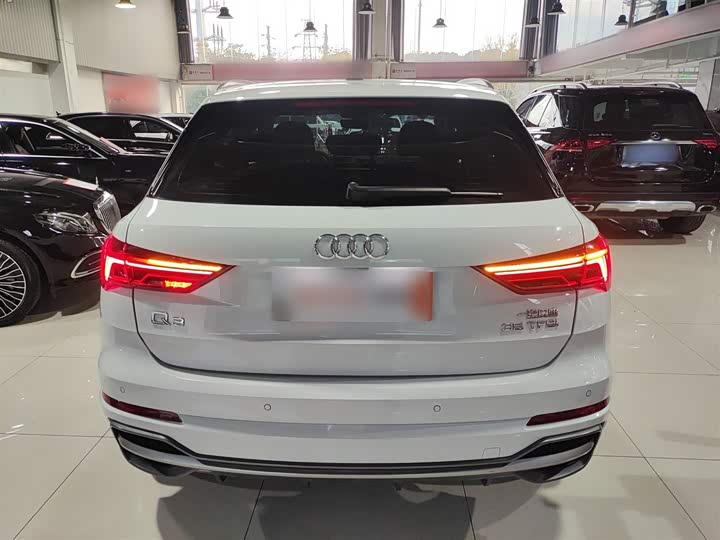 Фото 6 - Audi Q3