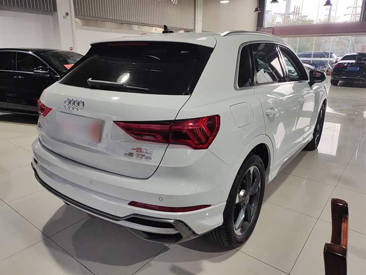 Фото 7 - Audi Q3