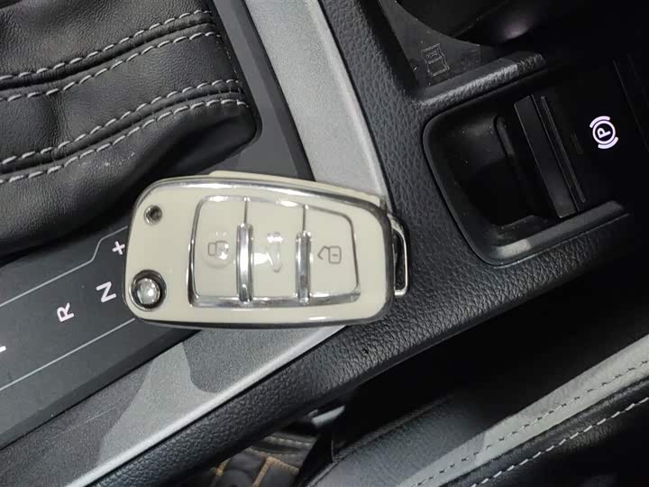 Фото 9 - Audi Q3