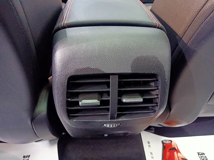 Фото 18 - Ford Focus