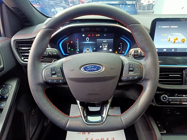 Фото 19 - Ford Focus