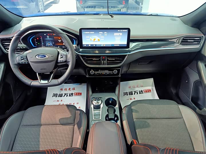 Фото 21 - Ford Focus