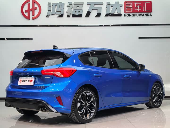 Фото 4 - Ford Focus