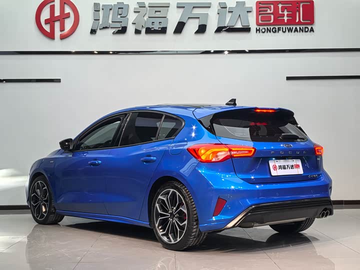 Фото 6 - Ford Focus