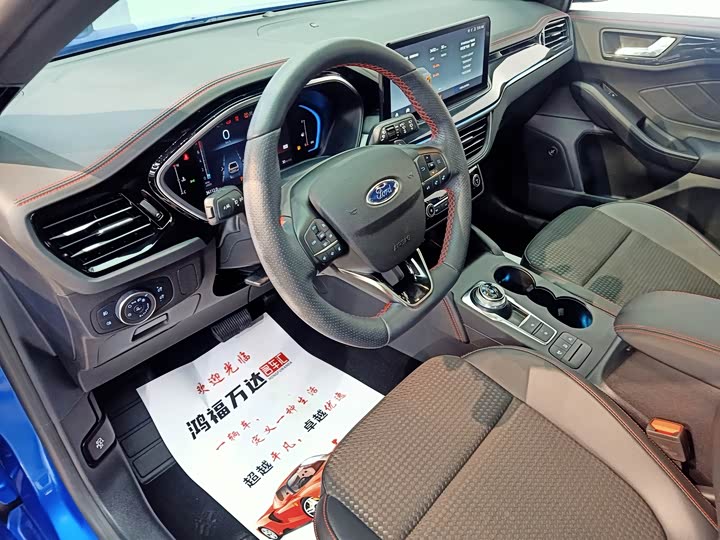 Фото 9 - Ford Focus