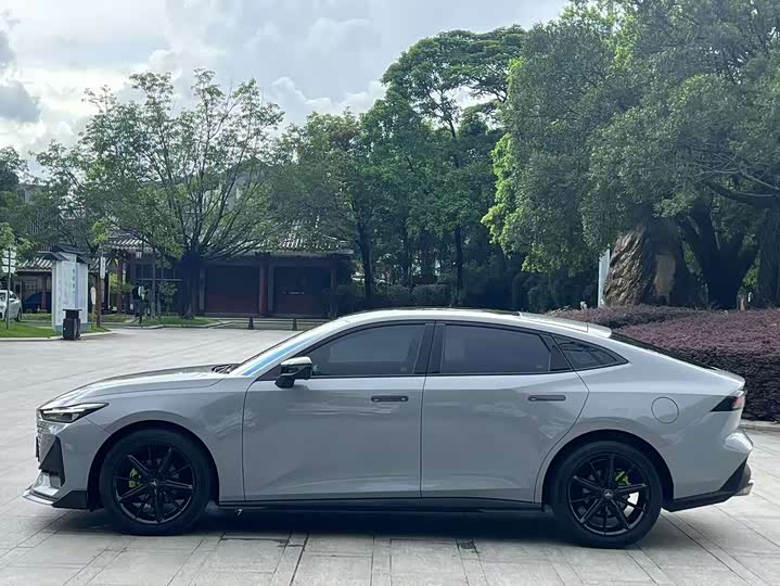 Фото 14 - Changan UNI-V