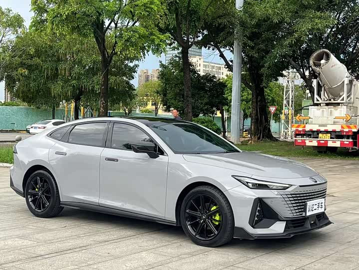 Фото 3 - Changan UNI-V