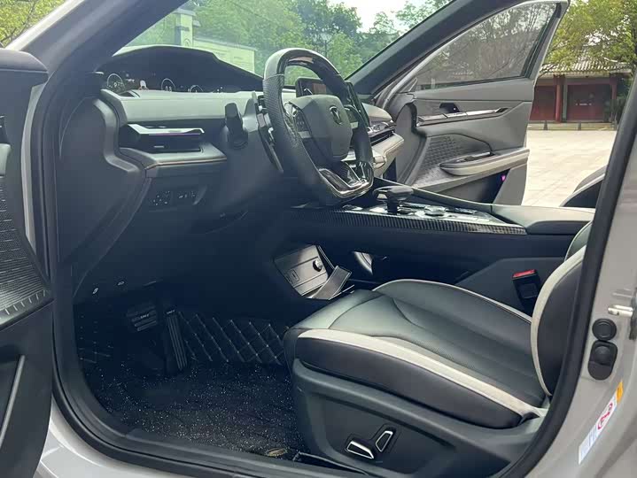 Фото 4 - Changan UNI-V