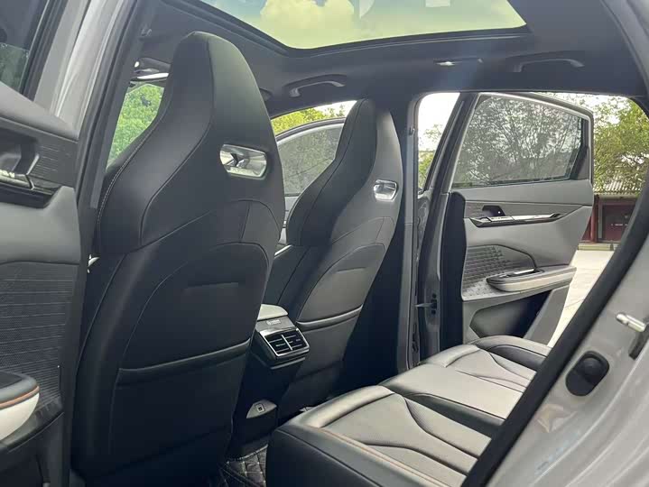 Фото 7 - Changan UNI-V