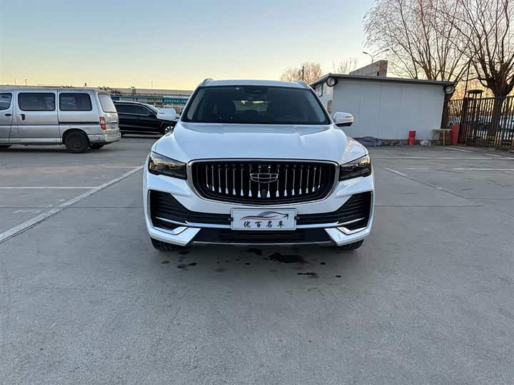 Фото 16 - Geely Monjaro