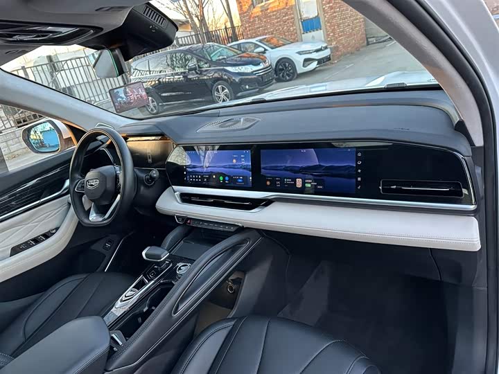 Фото 18 - Geely Monjaro