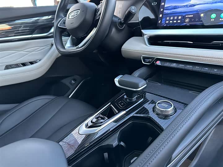 Фото 19 - Geely Monjaro