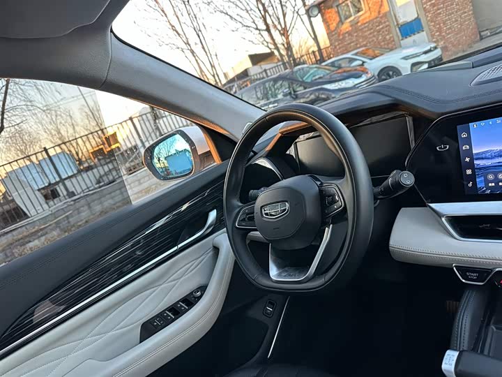 Фото 20 - Geely Monjaro