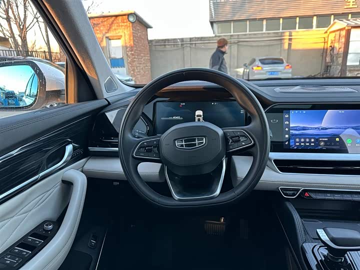 Фото 22 - Geely Monjaro