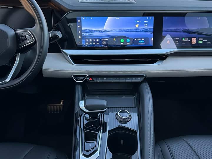 Фото 23 - Geely Monjaro