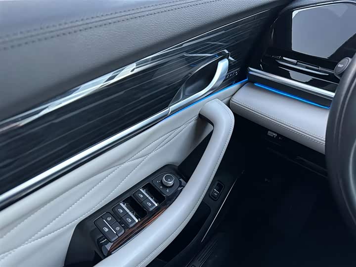 Фото 24 - Geely Monjaro