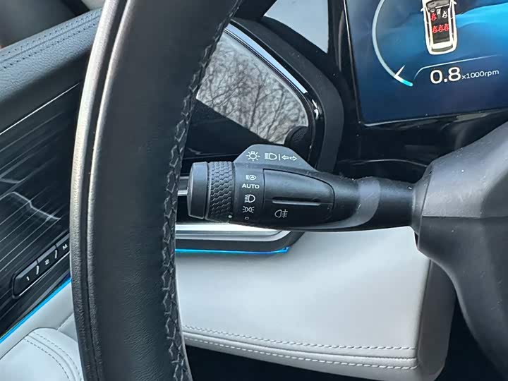 Фото 25 - Geely Monjaro