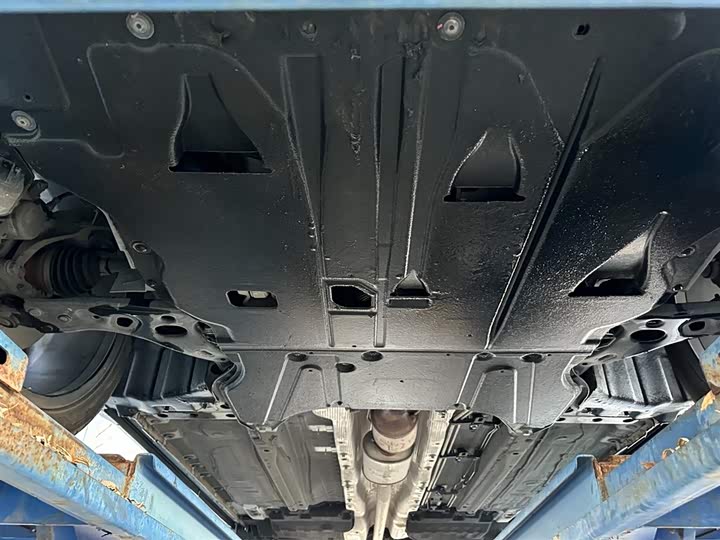 Фото 28 - Geely Monjaro