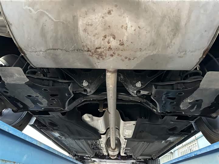 Фото 29 - Geely Monjaro