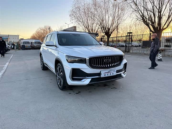 Фото 3 - Geely Monjaro