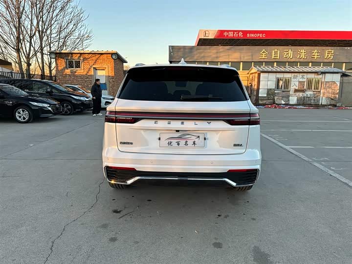 Фото 5 - Geely Monjaro