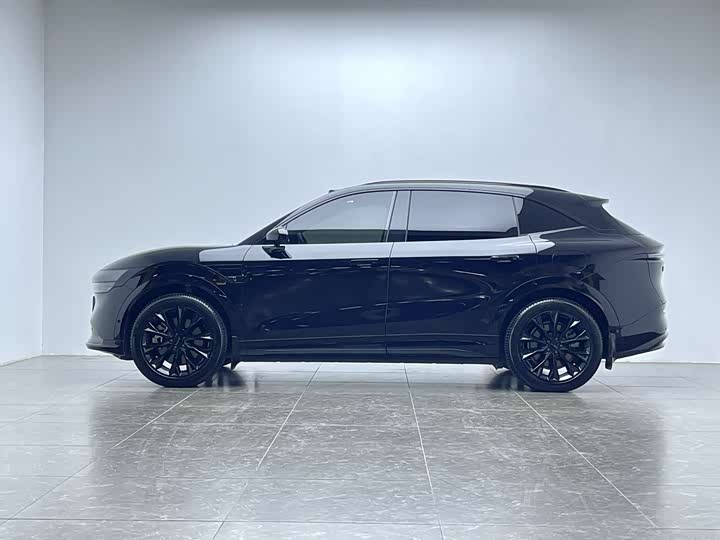 Фото 8 - Zeekr 7X