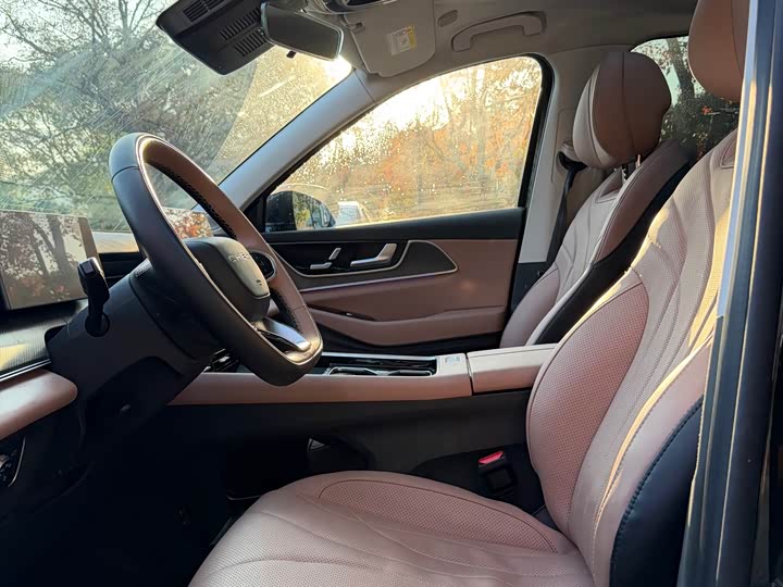 Фото 7 - Chery Tiggo 8L