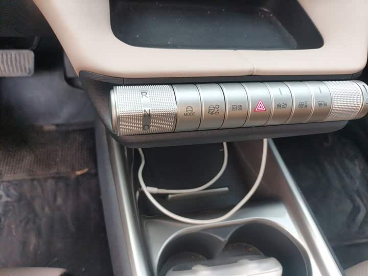 Фото 14 - BYD Dolphin