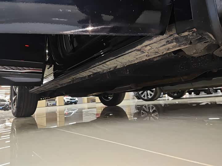 Фото 21 - Hongqi HS3