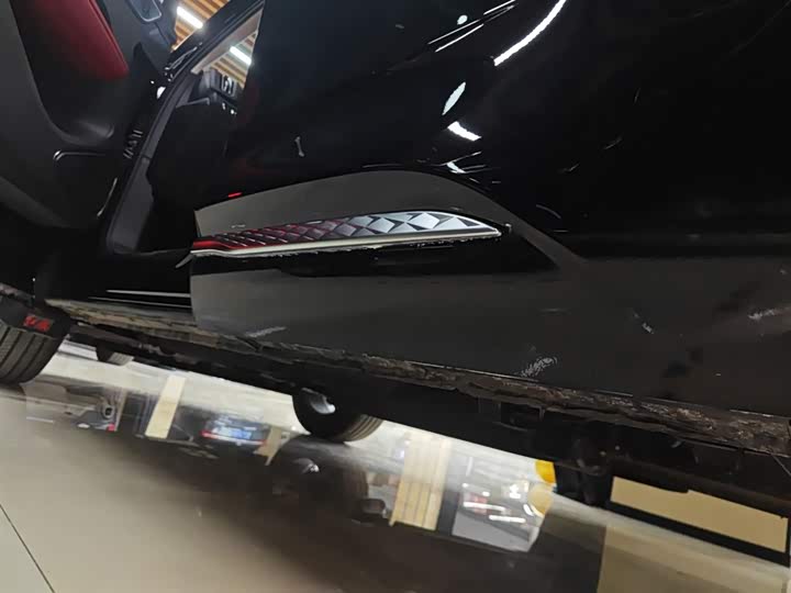 Фото 22 - Hongqi HS3