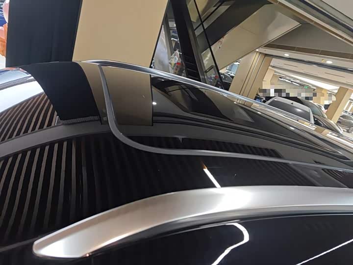 Фото 27 - Hongqi HS3